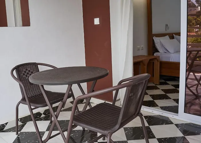 Jirajira Hotel