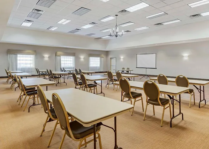 Sleep Inn & Suites Charles City