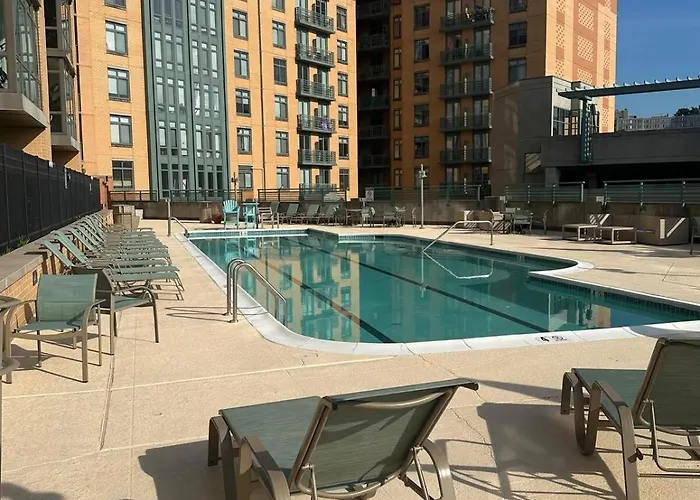 Beautiful Arlington Apartment With Pool & Parking!