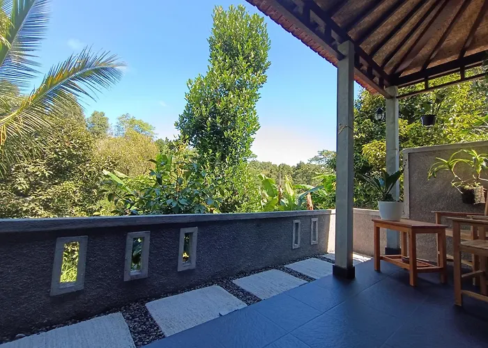 Artomoro Bali