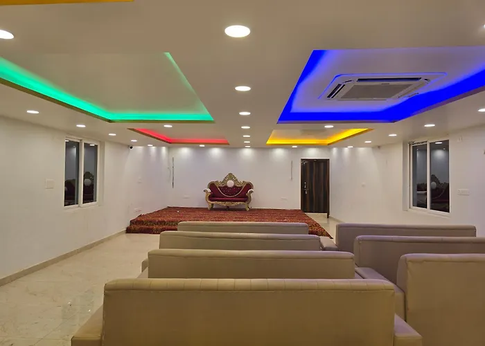 Sarojini Garden Hotel & Restaurant