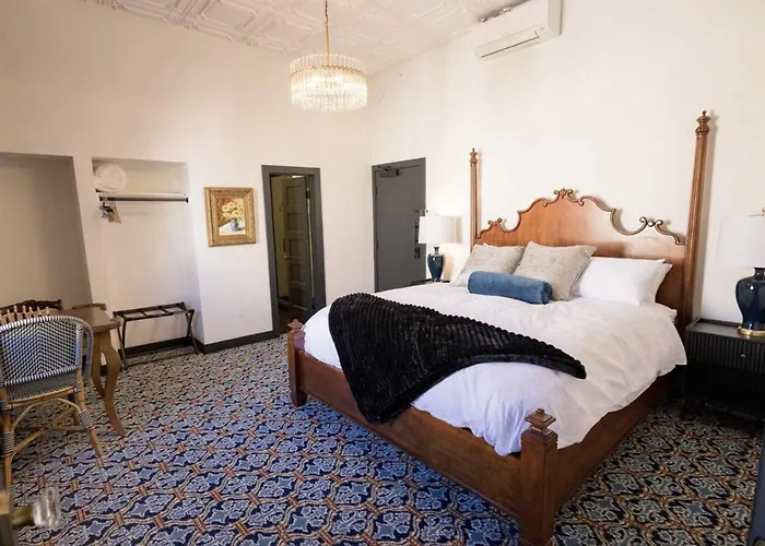 Speakeasy 2 Room Suite