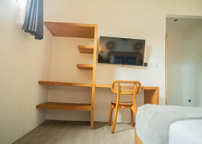 The Confidential Mandalika - Sea Front Hotel - New Starlink 70Mbps Wifi - Free Gym Access