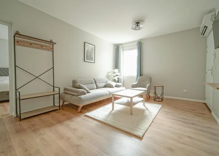Hotel Trianon Saint Ouen