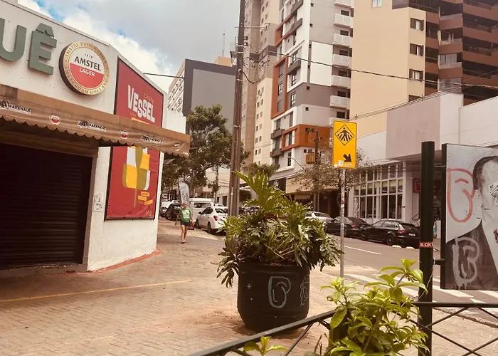 Apartamento no Centro, com Ar Condicionado e Lava e Seca