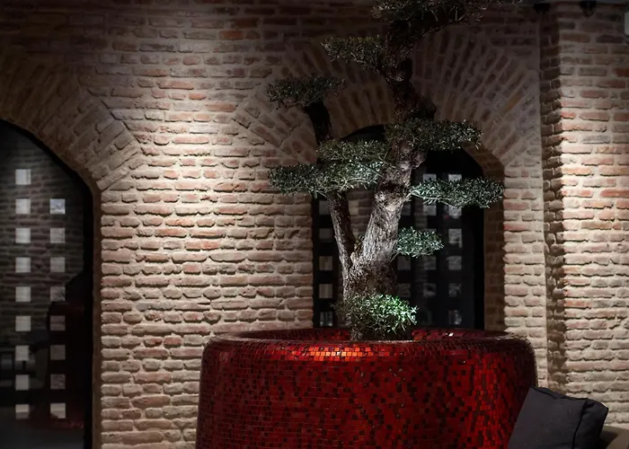 Qarvasla Hotel