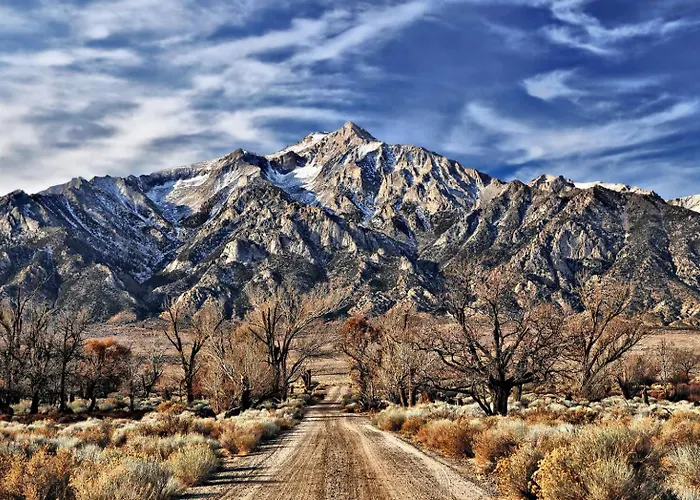 Eastern Sierra Motor Lodge