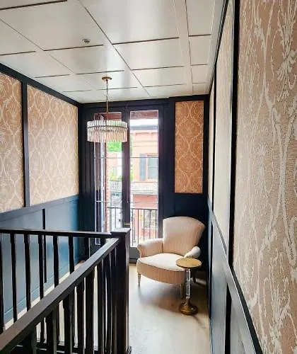Speakeasy Queen Suite