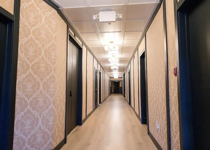 Speakeasy 2 Room Suite