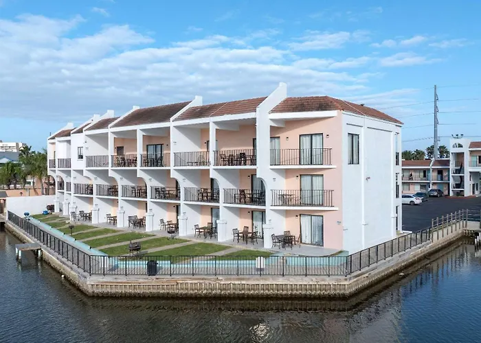 Windwater Hotel And Marina