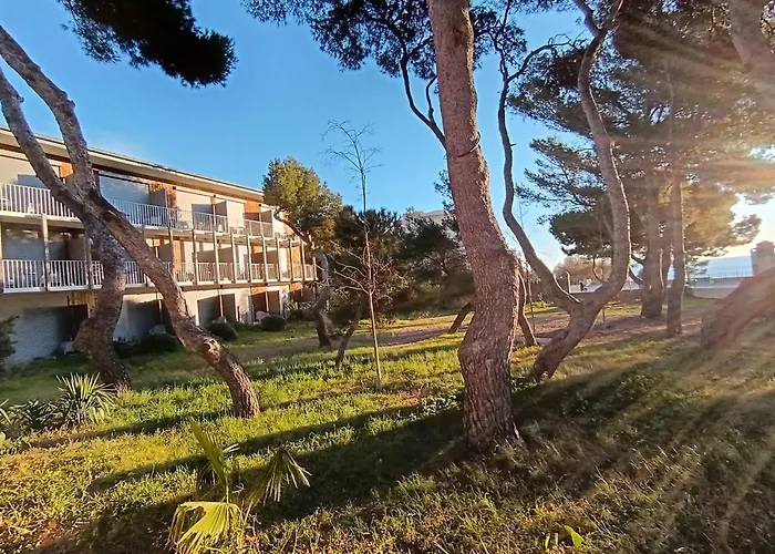 Domaine Du Lazaret - Village Vacances 3 Etoiles En Bord De Mer