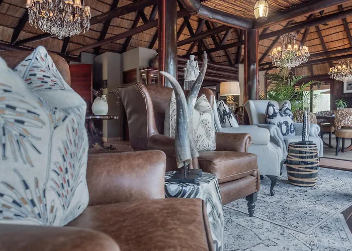 Ndlovu Safari Lodge