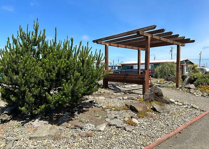 Westport Inn Cabins