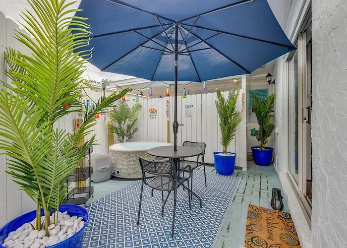 Private Hot Tub: Fort Walton Beach Bungalow!