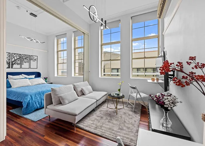 Stylish 1 Bedroom Studio Retreat In The Heart Of City