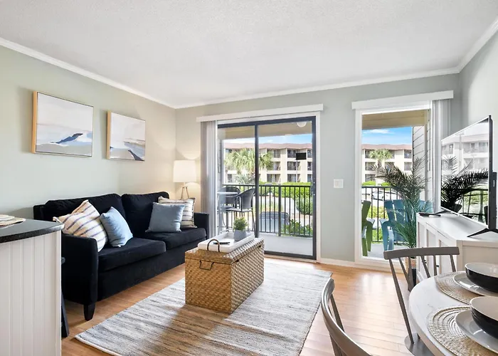 5 Min Walk To The Beach 1St Floor Condo Sleeps 4