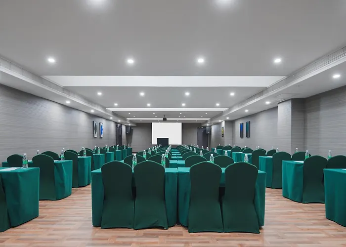 Park Inn By Radisson Hanzhong Central Square & High Speed Rail Station