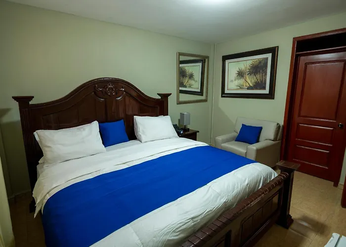 Vivy Hill'S Hotel