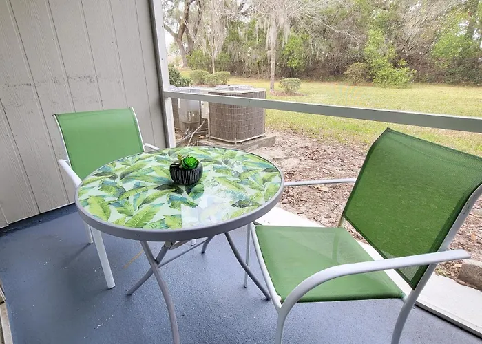 Spacious 2Br 2Ba Suite - Walk To Mall & Hospitals