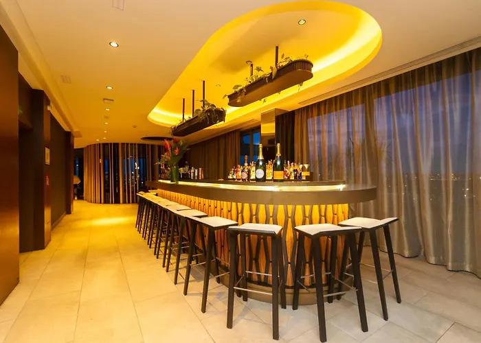 Noom Hotel Abidjan Plateau
