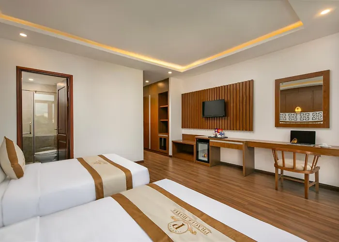 Prague Da Nang Beach Hotel