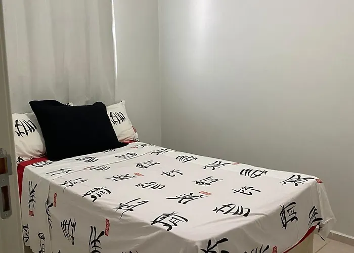 Apto térreo com garagem, quintal condomínio com portaria 24h