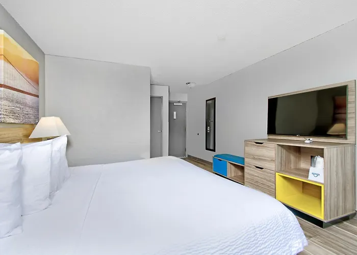 Days Inn By Wyndham Novato/San Francisco