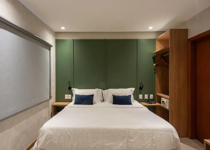 Malibu Plaza Hotel