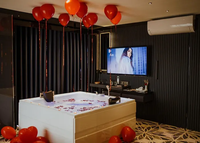 Quala Hotels & Lounge