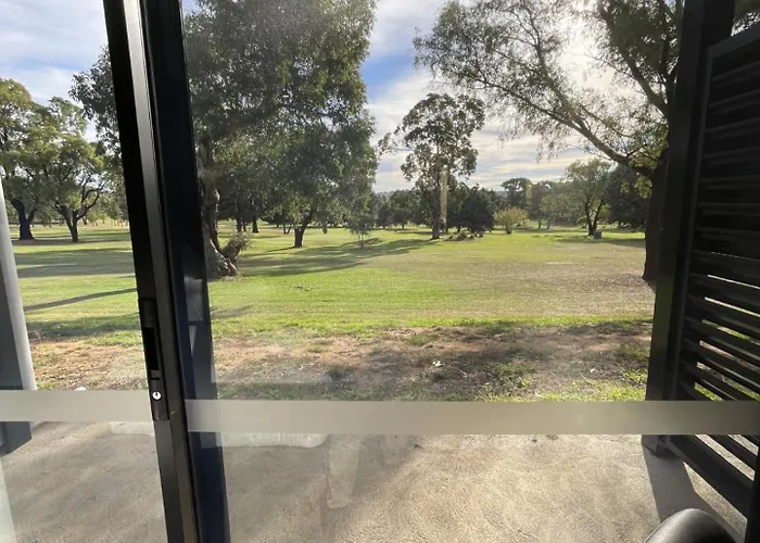 Harden Country Club Motel