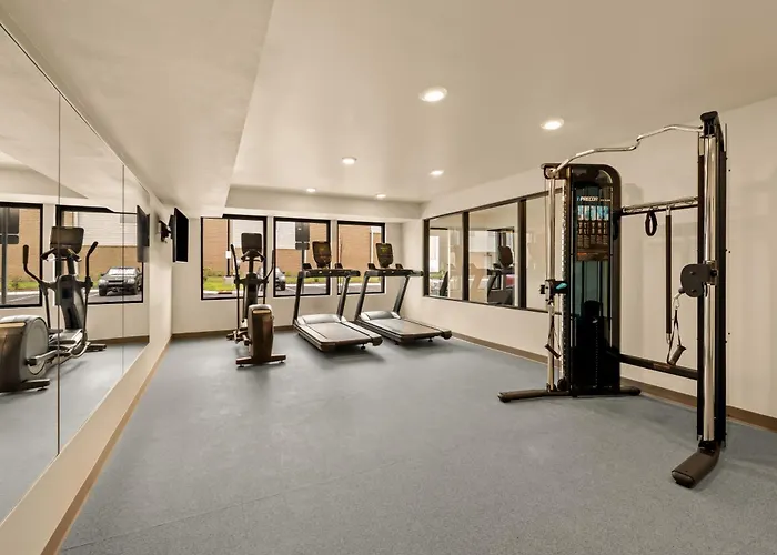 Livaway Suites Nashville-Smyrna
