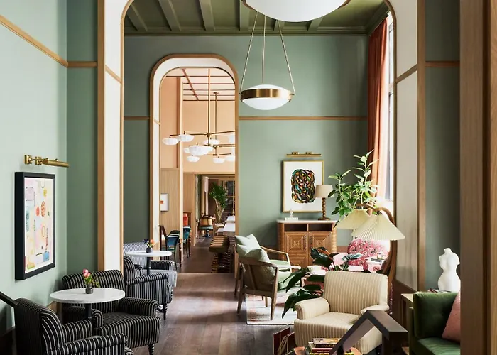 Fidelity Hotel