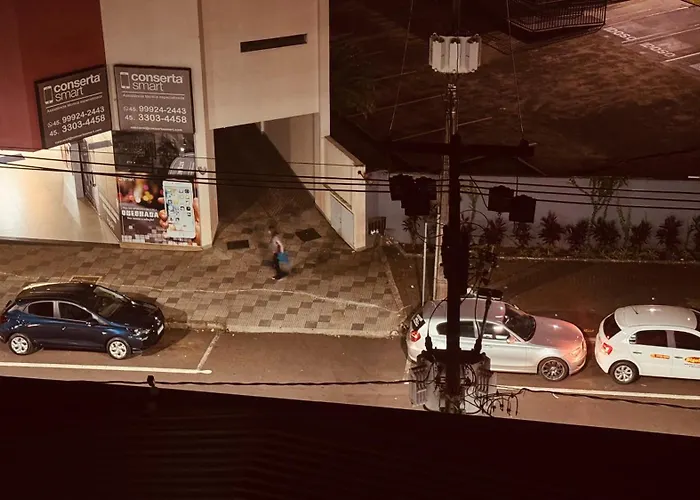 Apartamento no Centro, com Ar Condicionado e Lava e Seca