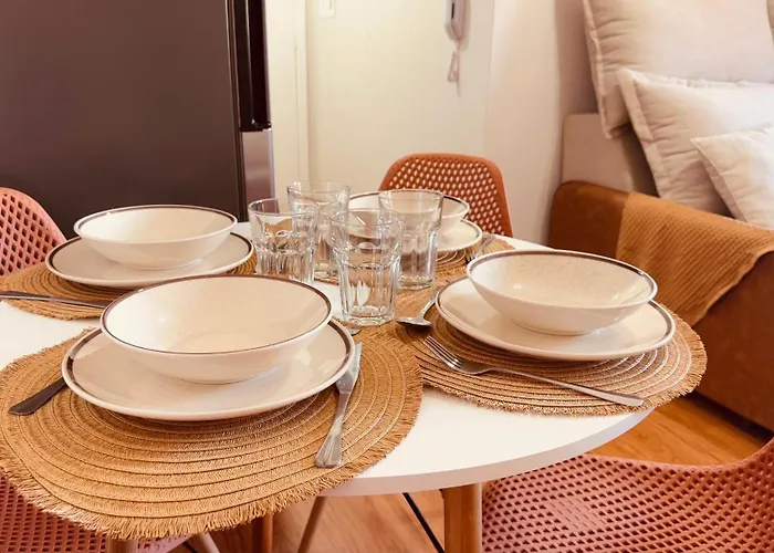 Apartamento no Centro, com Ar Condicionado e Lava e Seca