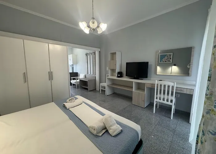 Diaporos Hotel