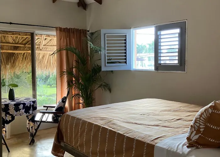 Yes Papa! Rooms Only 100M From The Beach!