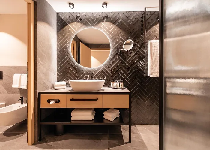 Schwarzer Adler - Concept Living