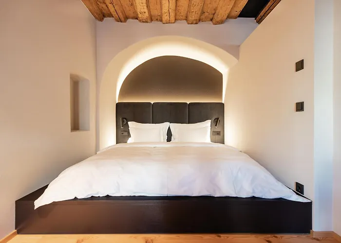 Schwarzer Adler - Concept Living