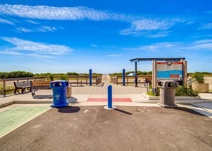 Walk To Shore: Wildwood Crest Studio W/ Pool View!