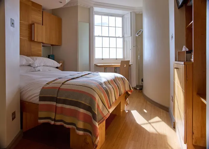 Drakes Hotel