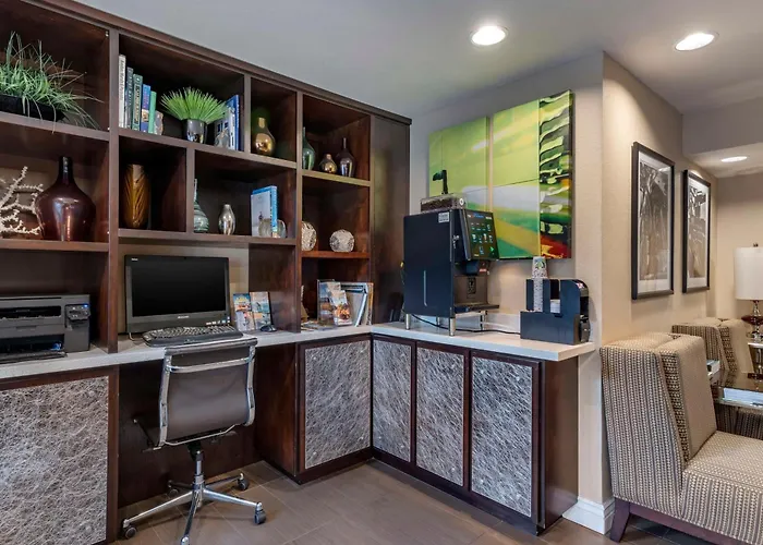 Best Western Carmel'S Town House Lodge