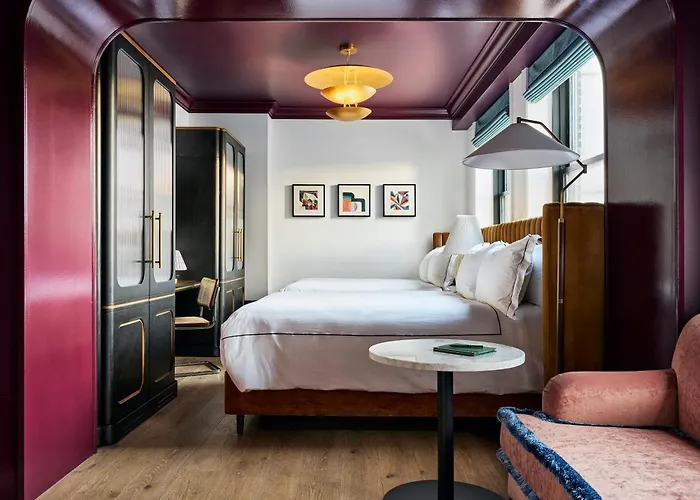 Fidelity Hotel