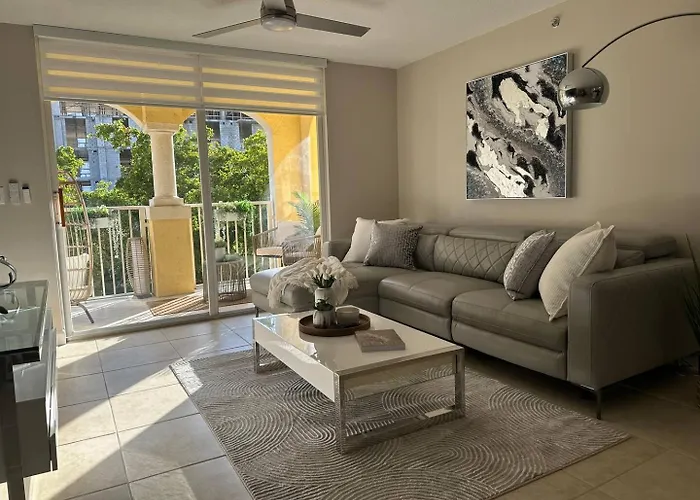 Urban Luxe Aventura 22 Retreat