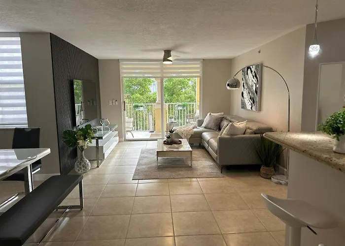 Urban Luxe Aventura 22 Retreat
