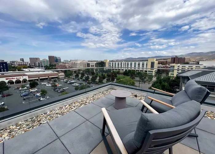 Botanicals And Cattle Vibes:Two-Suite Vista Escape