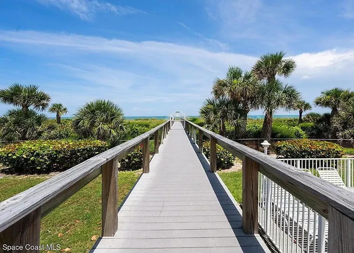 Enchanting 2-Bedroom Ground Floor Beach Condo At Cape Canaveral Wifi & Ac