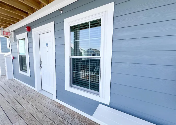 3005 Queen Suite, 3Rd Floor Surfside