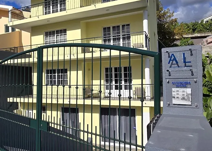 Autonomia House III