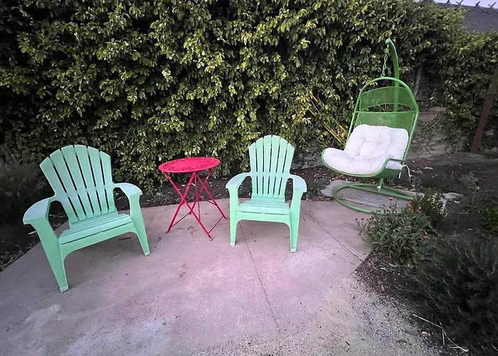 Snap-Worthy Stay Steps From Downtown 1Br 1Ba