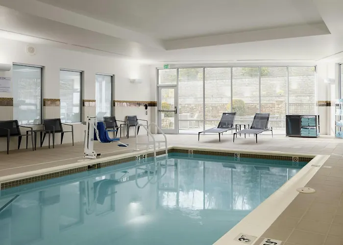 Courtyard By Marriott Boone